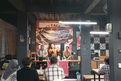 KORI KURNIWAN FOTO (TENGAH) : ANGGOTA KOMISI INFORMASI PROVINSI BANTEN