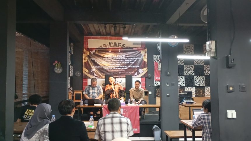 KORI KURNIWAN FOTO (TENGAH) : ANGGOTA KOMISI INFORMASI PROVINSI BANTEN
