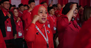 TIA RAHMANIA