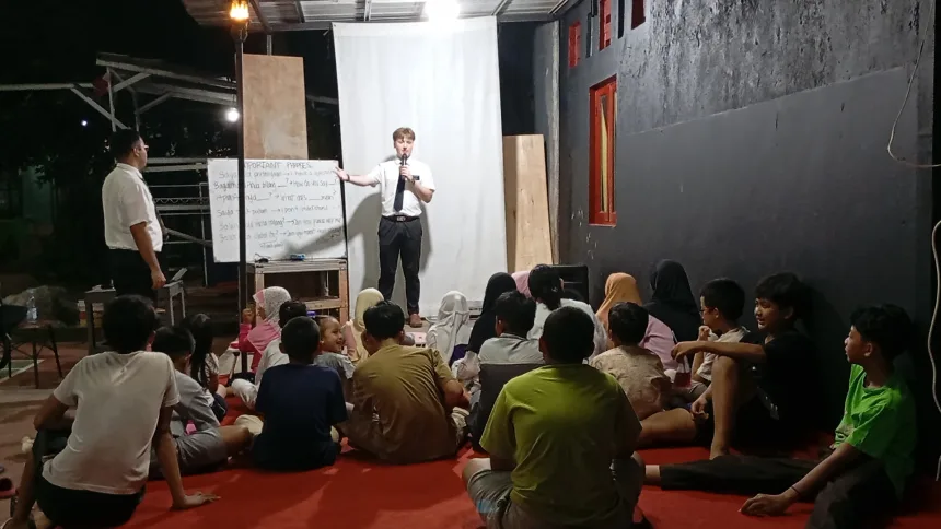 Anak-Anak Belajar Bahasa Inggris Gratis di Komplek Griya Asri Serpong